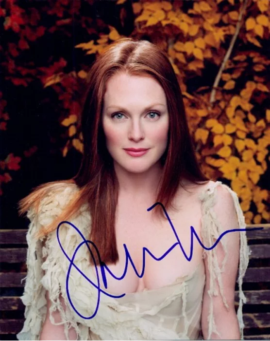 Julianne Moore autograph