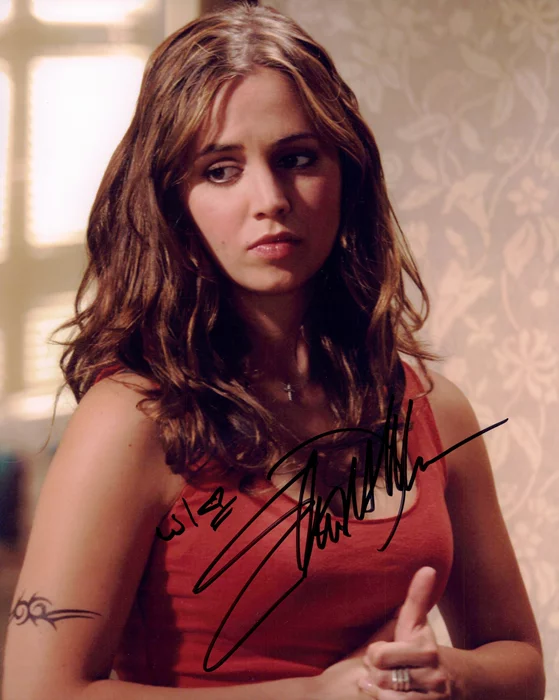 Eliza Dushku autograph