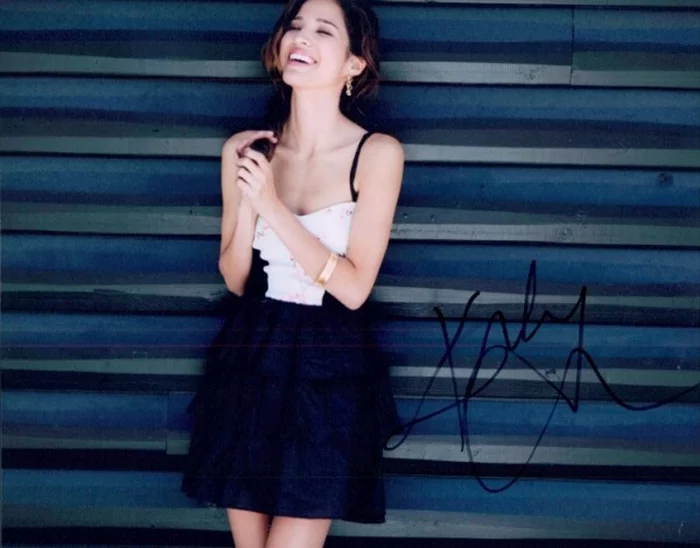 Kelsey Chow autograph