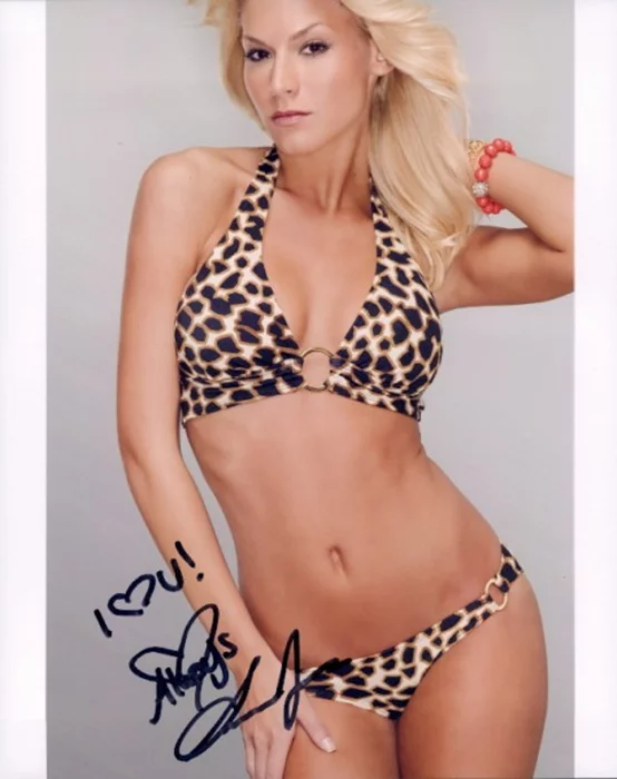 Shannon James autograph