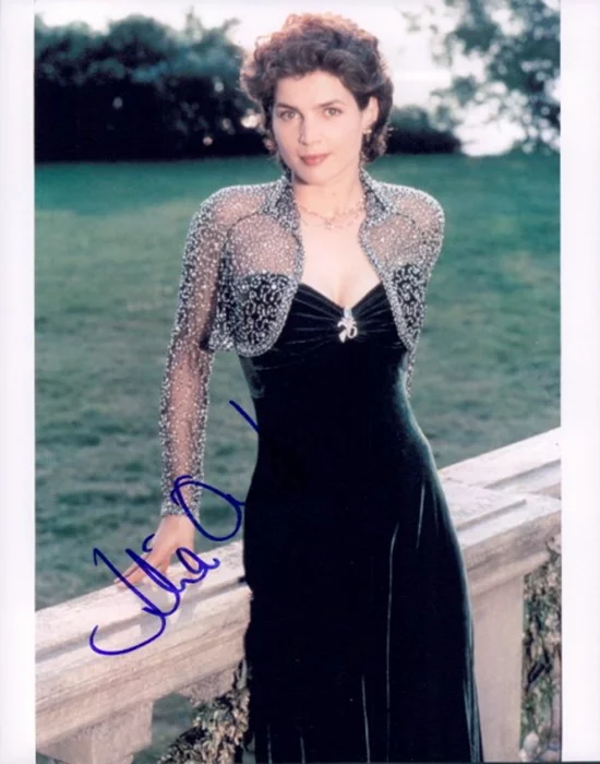Julia Ormond autograph