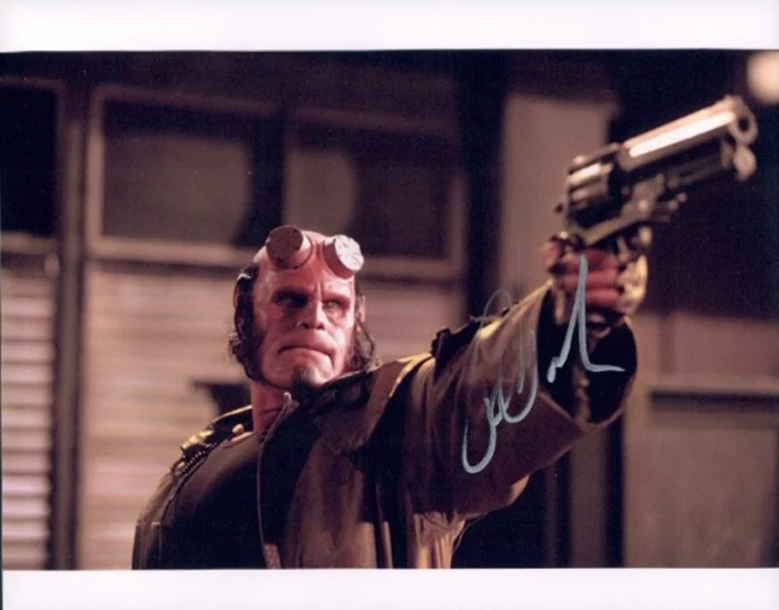 Ron Perlman autograph