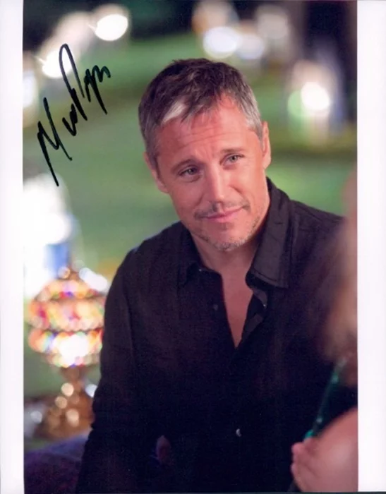 Max Ryan autograph