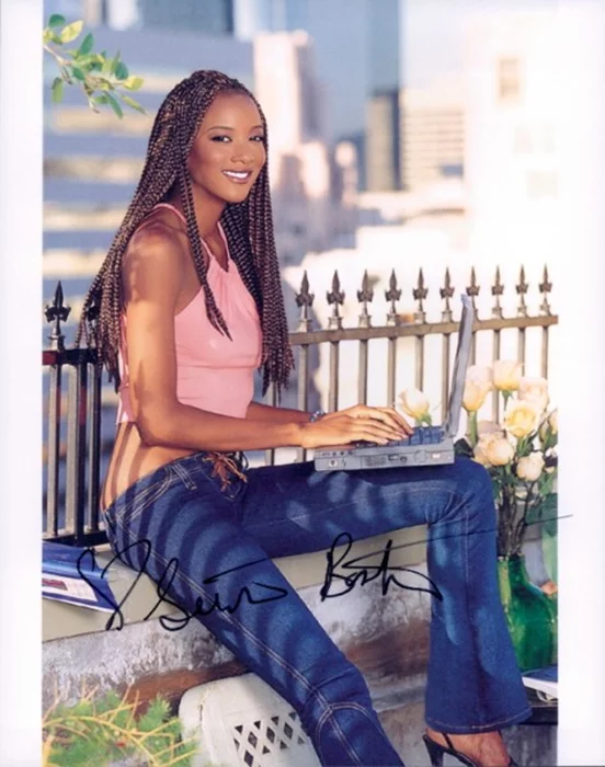 Serria Tawan autograph