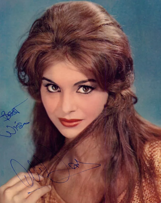 Daliah Lavi autograph