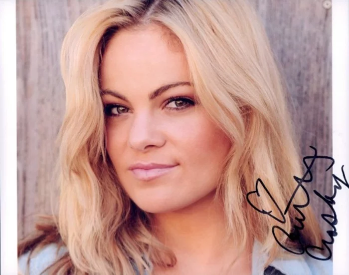 Caitlin Crosby autograph