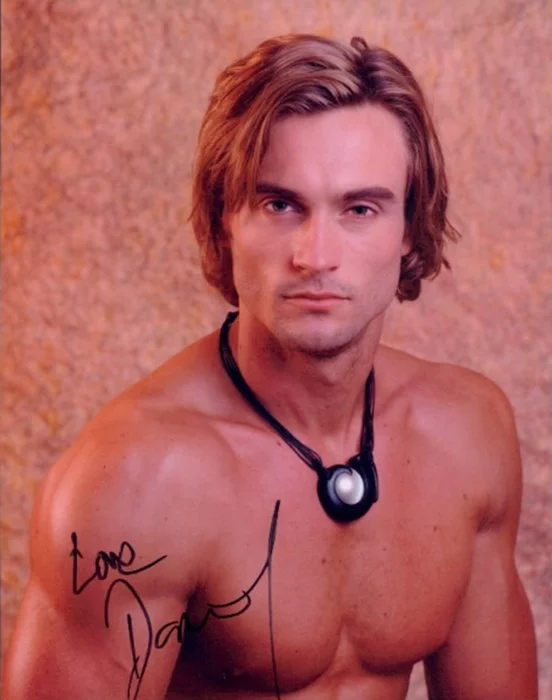 Daniel Goddard autograph