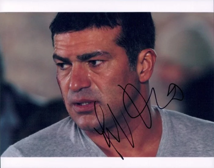 Tamar Hassan autograph