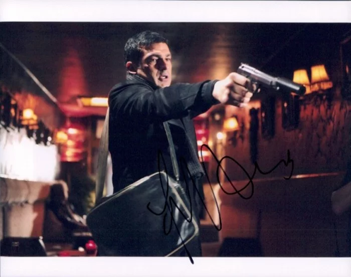 Tamar Hassan autograph