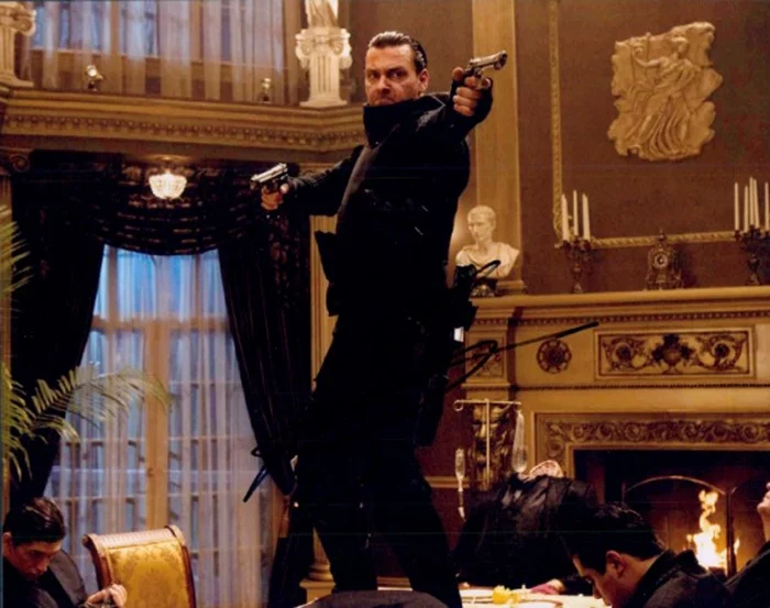 Ray Stevenson autograph