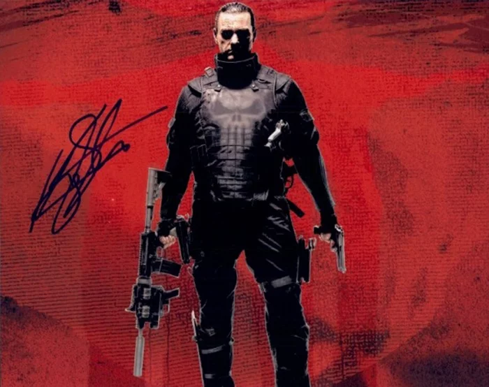 Ray Stevenson autograph