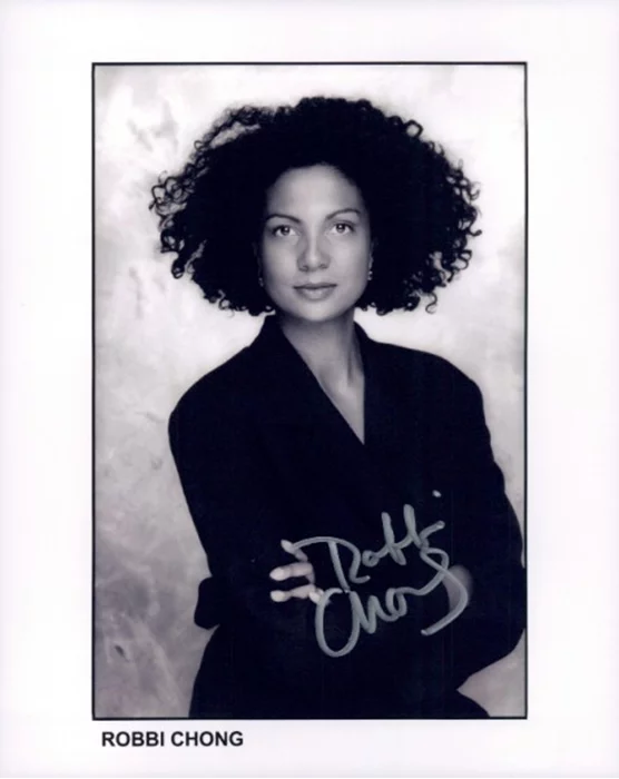 Robbi Chong autograph