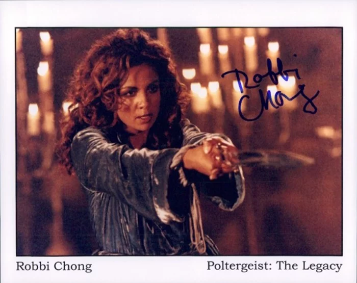 Robbi Chong autograph