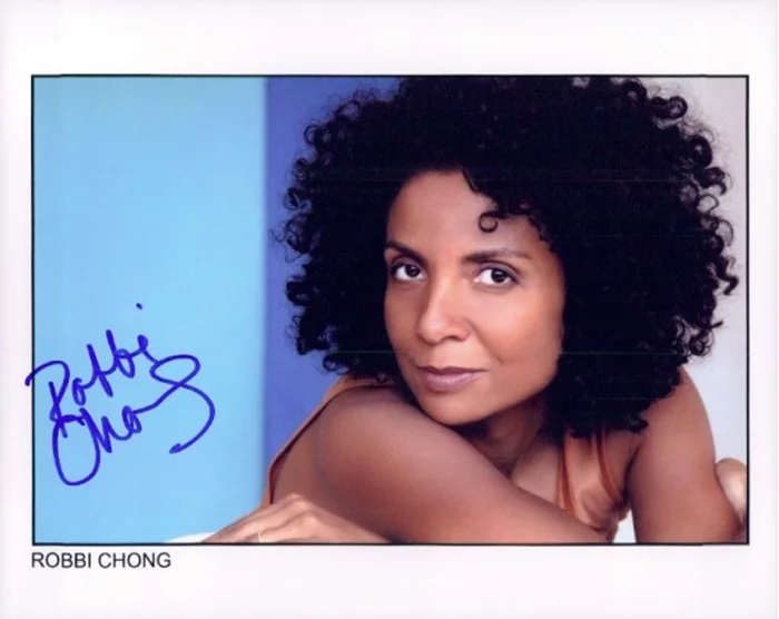 Robbi Chong autograph