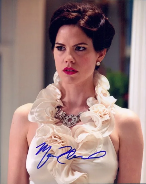 Mariana Klaveno autograph