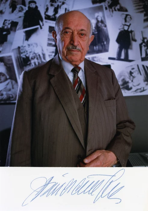 Simon Wiesenthal autograph
