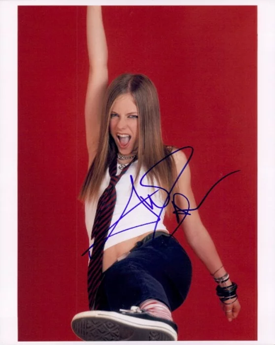 Avril Lavigne autograph