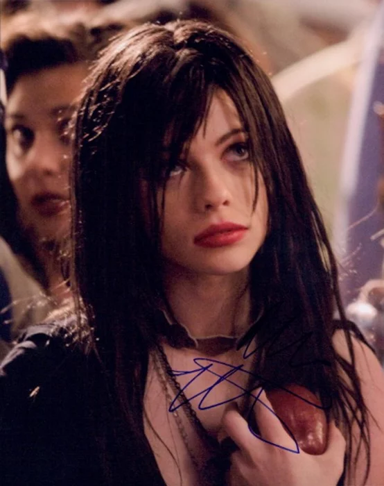 Michelle Trachtenberg autograph