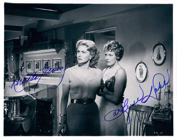 Slightly Scarlet autograph