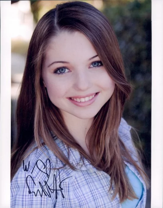 Sammi Hanratty autograph