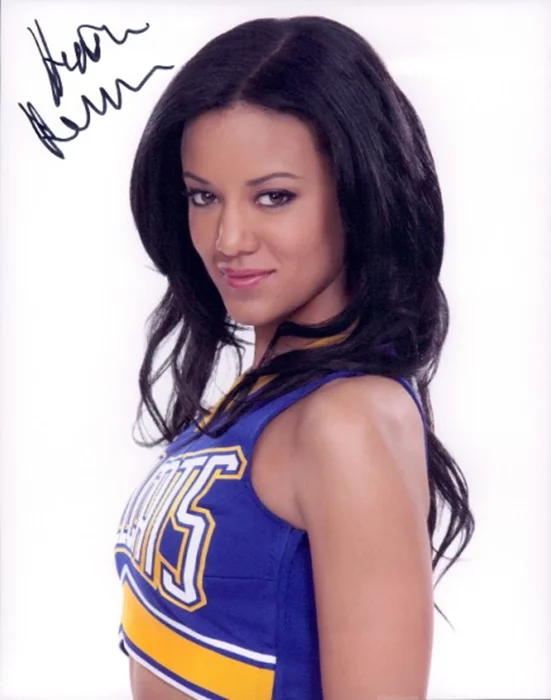 Heather Hemmens autograph