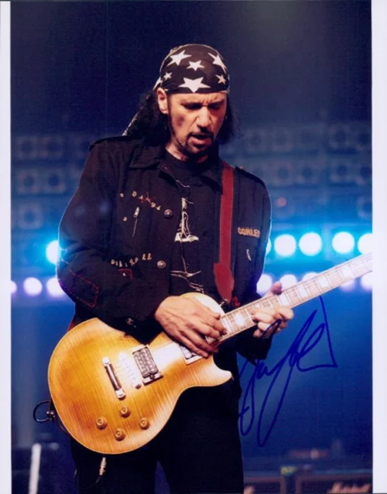 Bruce  Kulick autograph