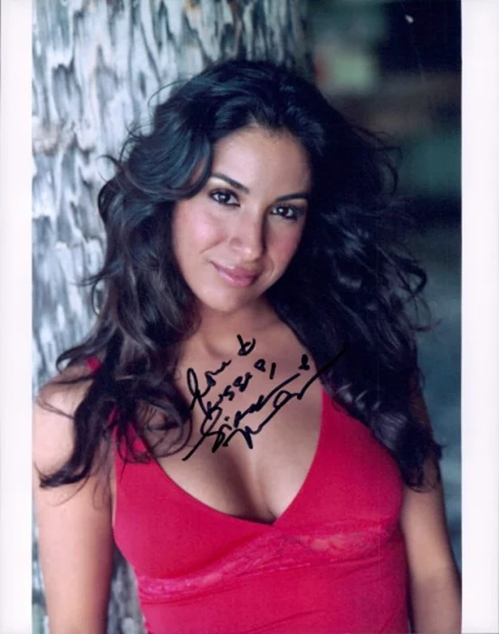 Liana Mendoza autograph