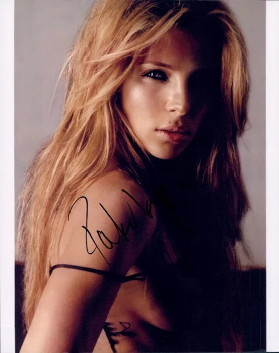 Elsa Pataky autograph