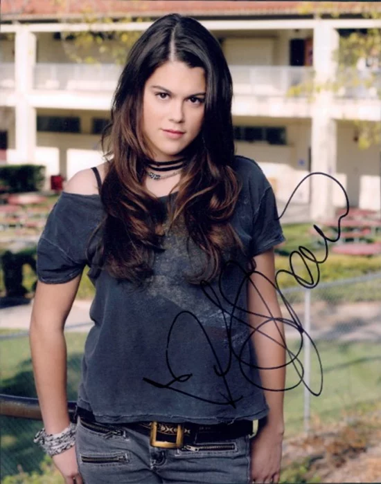 Lindsey Shaw autograph