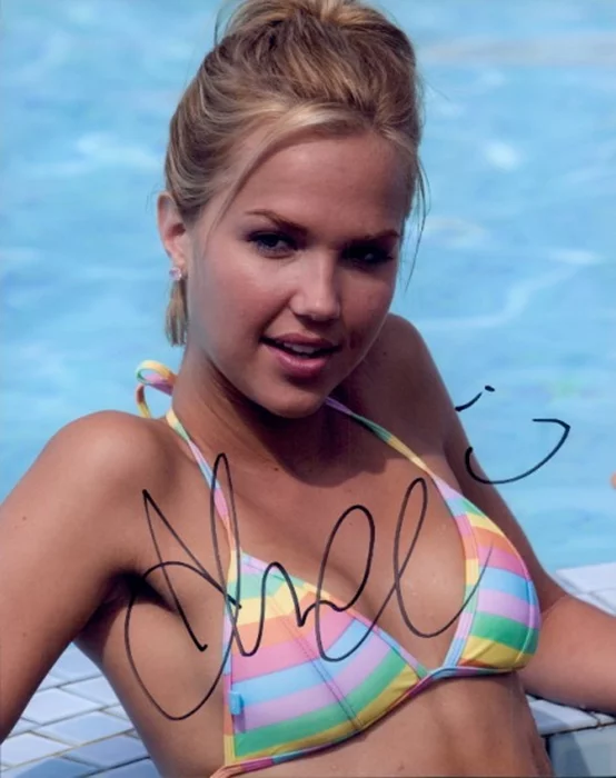 Arielle Kebbel autograph