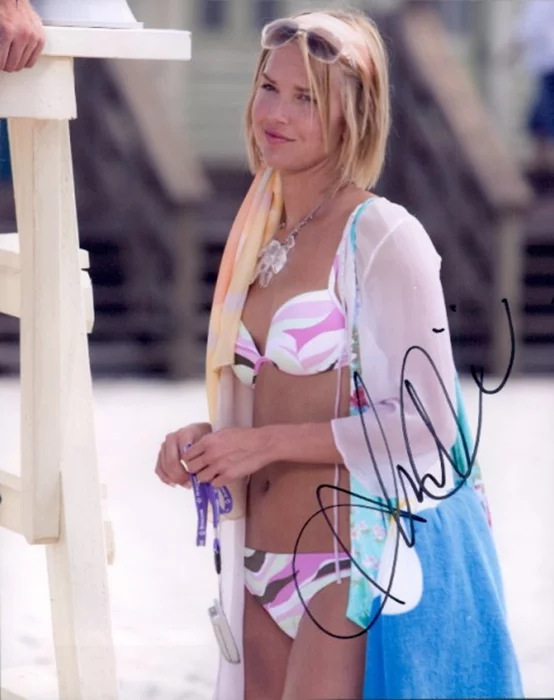 Arielle Kebbel autograph