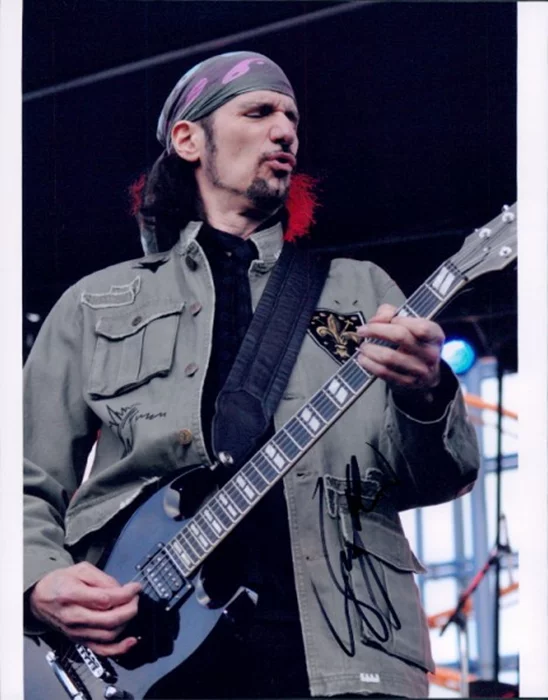 Bruce  Kulick autograph