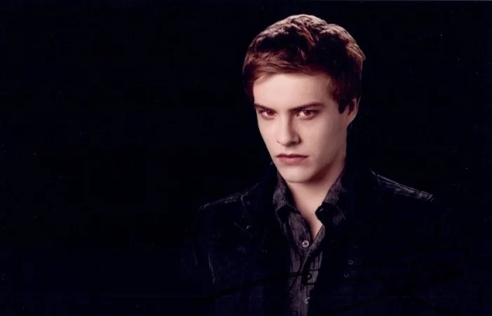 Xavier Samuel autograph