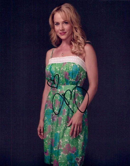 Julie Benz autograph