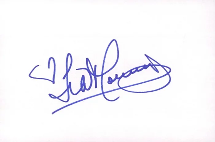 Tia Mowry autograph