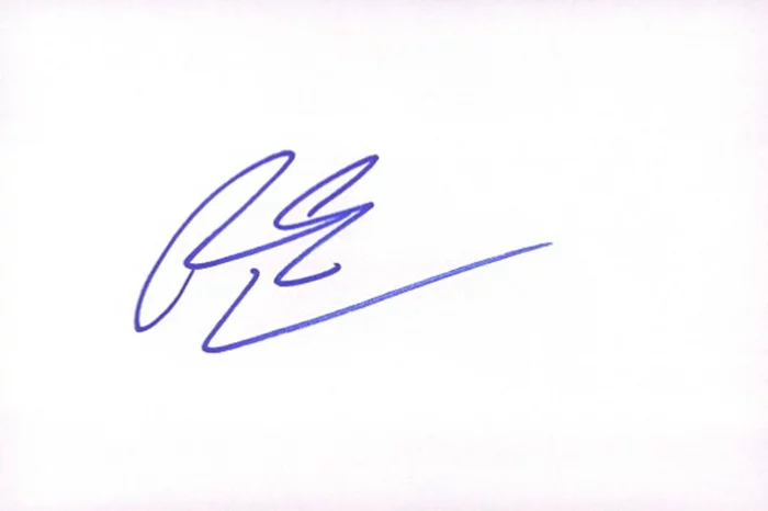 Ryan Eggold autograph