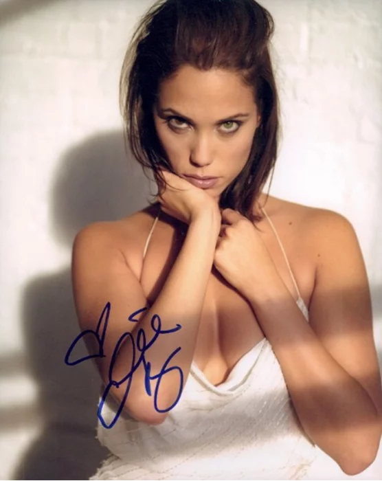 Elizabeth Berkley autograph
