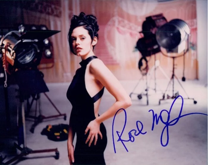Rose McGowan autograph