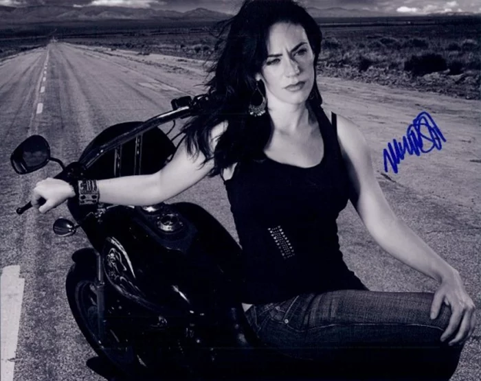 Maggie Siff autograph
