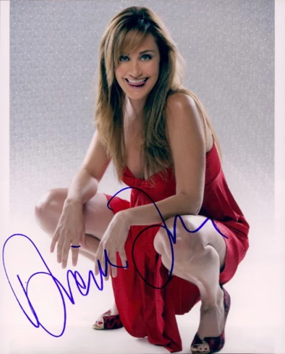 Diane Farr autograph