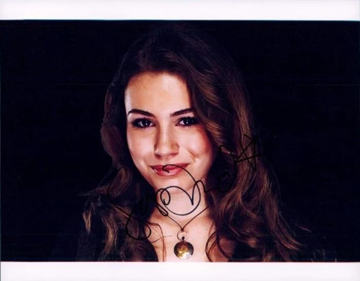 Sophie Simmons autograph