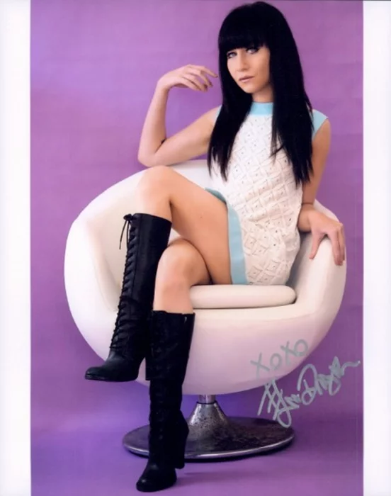 Elissa Dowling autograph