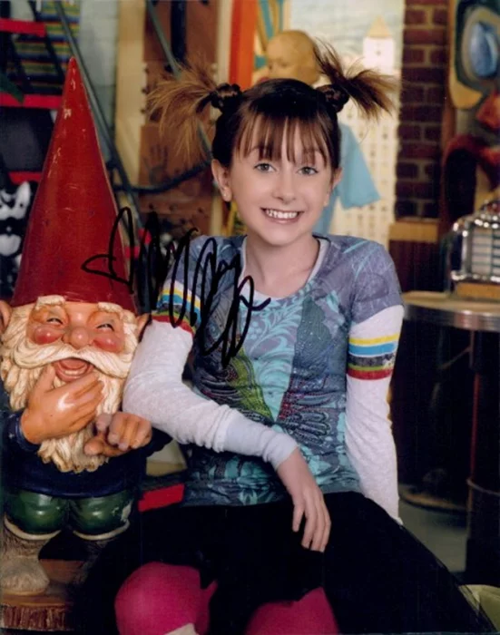 Allisyn Arm autograph