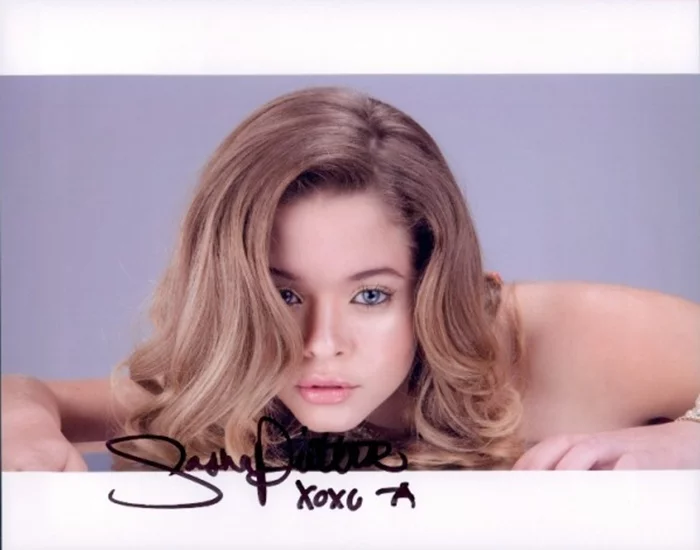 Sasha  Pieterse autograph