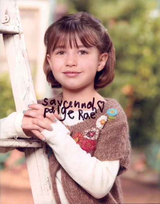 Savannah Paige Rae autograph