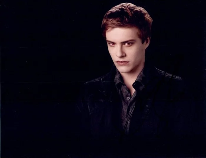 Xavier Samuel autograph