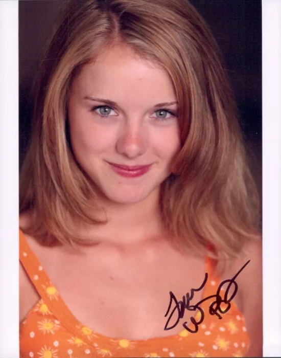 Laura Wiggins autograph