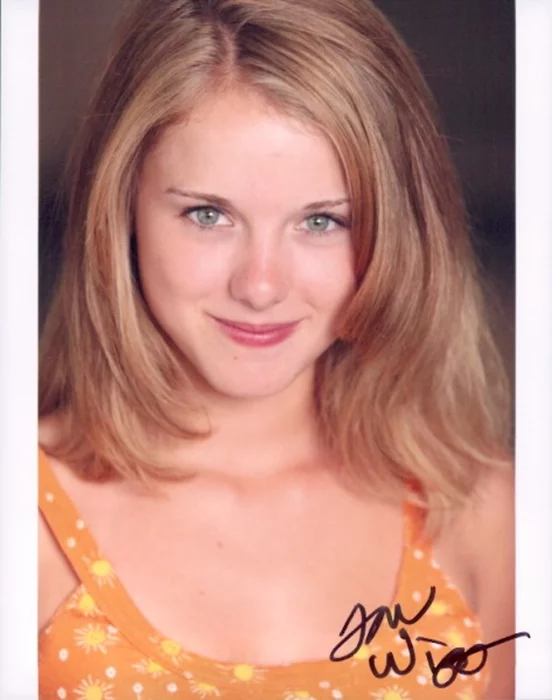 Laura Wiggins autograph