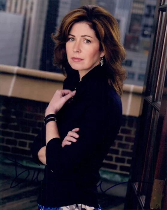 Dana Delany autograph