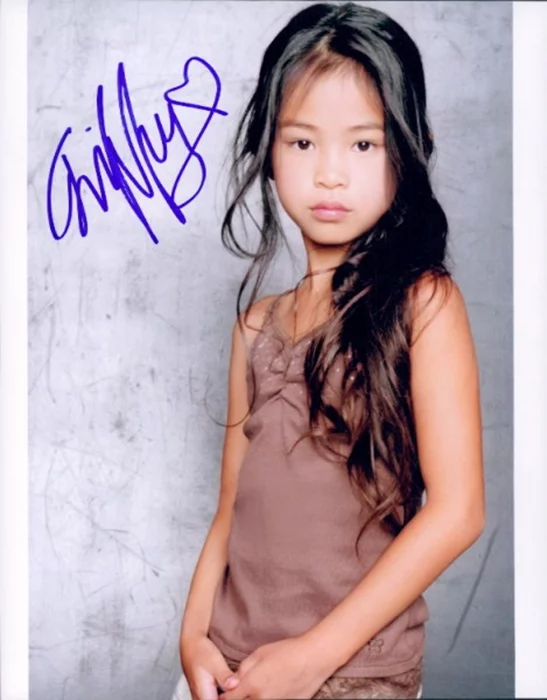 Tiffany Espensen autograph